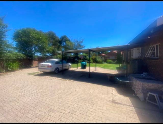 2 BEDROOM HOUSE FOR SALE IN MINERALIA